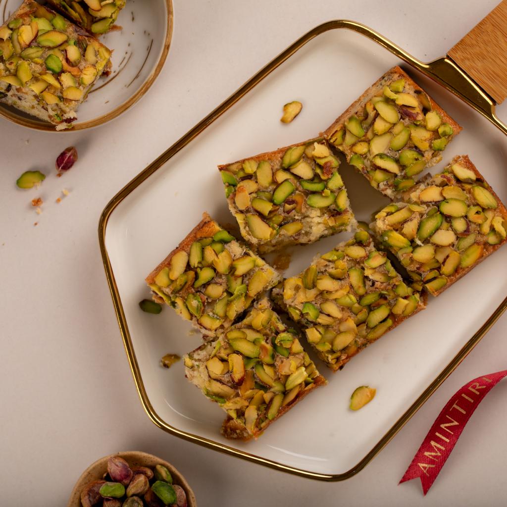 Pistachio Blondie (Eggless) - Amintiri