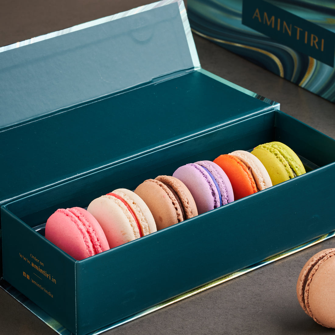 Macaron Box of 6 - Amintiri